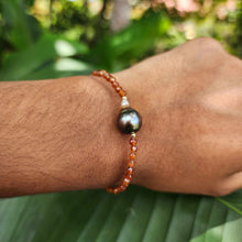 Load image into Gallery viewer, READY TO SHIP Saltwater Pearl Bracelet in 14k Gold Fill - FJD$