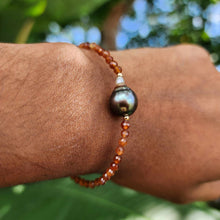 Load image into Gallery viewer, READY TO SHIP Saltwater Pearl Bracelet in 14k Gold Fill - FJD$