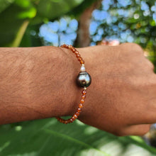 Load image into Gallery viewer, READY TO SHIP Saltwater Pearl Bracelet in 14k Gold Fill - FJD$