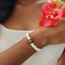 Load image into Gallery viewer, READY TO SHIP Fiji Saltwater Pearl & Shell Money Bracelet - 14k Gold Fill FJD$