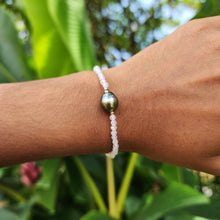 Load image into Gallery viewer, READY TO SHIP Saltwater Pearl Bracelet in 14k Gold Fill - FJD$