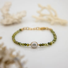 Load image into Gallery viewer, READY TO SHIP Freshwater Pearl & Faceted Glass Bead Bracelet - 14k Gold Fill FJD$