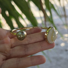 Load image into Gallery viewer, READY TO SHIP Civa Fiji Saltwater Bezel Set Pearl & Shell Cuff - 14k Gold Fill FJD$