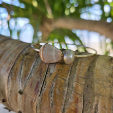 Load image into Gallery viewer, READY TO SHIP Closed Bangle 14k Gold Fill with Civa Fiji Saltwater Pearl & Shell - FJD$