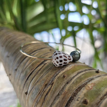 Load image into Gallery viewer, READY TO SHIP Closed Bangle 14k Gold Fill with Civa Fiji Saltwater Pearl & Shell - FJD$