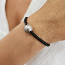 Load image into Gallery viewer, READY TO SHIP Unisex Civa Fiji Pearl Bracelet with Grade Certificate #2154 - FJD$