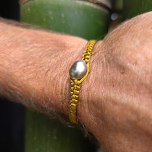 Load image into Gallery viewer, READY TO SHIP Unisex Woven Civa Fiji Pearl Bracelet - FJD$