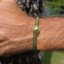Load image into Gallery viewer, READY TO SHIP Unisex Woven Civa Fiji Pearl Bracelet - FJD$