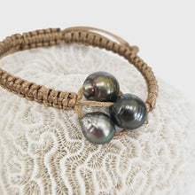 Load image into Gallery viewer, Pearl trio bracelet with coral background