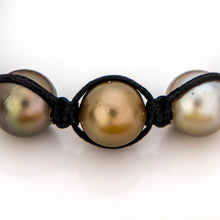 Load image into Gallery viewer, READY TO SHIP Unisex Woven Civa Fiji Pearl Bracelet - FJD$