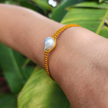 Load image into Gallery viewer, READY TO SHIP Unisex Woven Civa Fiji Pearl Bracelet - FJD$