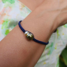Load image into Gallery viewer, READY TO SHIP Unisex Woven Civa Fiji Pearl Bracelet - FJD$