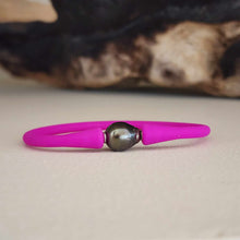 Load image into Gallery viewer, READY TO SHIP Unisex Civa Fiji Pearl Bracelet - Soft Stretch Rubber FJD$