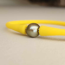Load image into Gallery viewer, READY TO SHIP Unisex Civa Fiji Pearl Bracelet - Soft Stretch Rubber FJD$