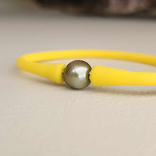 Load image into Gallery viewer, READY TO SHIP Unisex Civa Fiji Pearl Bracelet - Soft Stretch Rubber FJD$