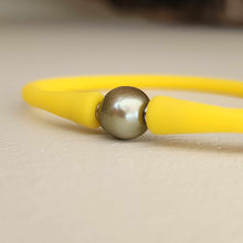 Load image into Gallery viewer, READY TO SHIP Unisex Civa Fiji Pearl Bracelet - Soft Stretch Rubber FJD$