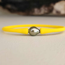 Load image into Gallery viewer, READY TO SHIP Unisex Civa Fiji Pearl Bracelet - Soft Stretch Rubber FJD$