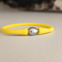 Load image into Gallery viewer, READY TO SHIP Unisex Civa Fiji Pearl Bracelet - Soft Stretch Rubber FJD$