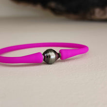 Load image into Gallery viewer, READY TO SHIP Unisex Civa Fiji Pearl Bracelet - Soft Stretch Rubber FJD$