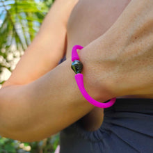 Load image into Gallery viewer, READY TO SHIP Unisex Civa Fiji Pearl Bracelet - Soft Stretch Rubber FJD$