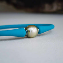 Load image into Gallery viewer, READY TO SHIP Unisex Civa Fiji Pearl Bracelet - Soft Stretch Rubber FJD$