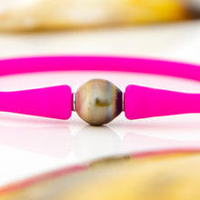 Load image into Gallery viewer, READY TO SHIP Unisex Civa Fiji Pearl Bracelet - Soft Stretch Rubber FJD$