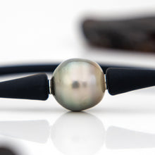 Load image into Gallery viewer, READY TO SHIP Unisex Civa Fiji Pearl Bracelet - Soft Stretch Rubber FJD$