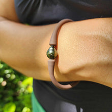Load image into Gallery viewer, READY TO SHIP Unisex Civa Fiji Pearl Bracelet - Soft Stretch Rubber FJD$