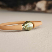 Load image into Gallery viewer, READY TO SHIP Unisex Civa Fiji Pearl Bracelet - Soft Stretch Rubber FJD$