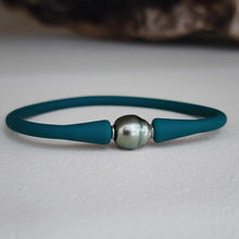 Load image into Gallery viewer, READY TO SHIP Unisex Civa Fiji Pearl Bracelet - Soft Stretch Rubber FJD$