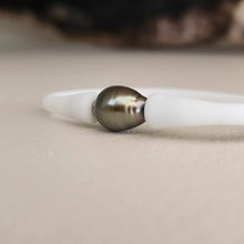 Load image into Gallery viewer, READY TO SHIP Unisex Civa Fiji Pearl Bracelet - Soft Stretch Rubber FJD$