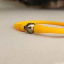 Load image into Gallery viewer, READY TO SHIP Unisex Civa Fiji Pearl Bracelet - Soft Stretch Rubber FJD$