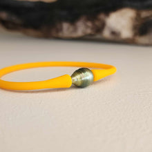 Load image into Gallery viewer, READY TO SHIP Unisex Civa Fiji Pearl Bracelet - Soft Stretch Rubber FJD$