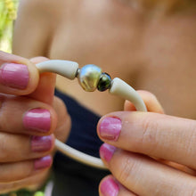 Load image into Gallery viewer, READY TO SHIP Unisex Civa Fiji Pearl Bracelet - Soft Stretch Rubber FJD$