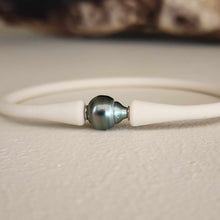 Load image into Gallery viewer, READY TO SHIP Unisex Civa Fiji Pearl Bracelet - Soft Stretch Rubber FJD$