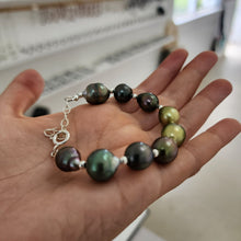Load image into Gallery viewer, CONTACT US TO RECREATE THIS SOLD OUT STYLE - Civa Fiji Saltwater Graded Pearl Bracelet - FJD$