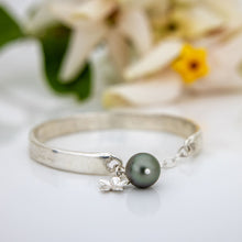 Load image into Gallery viewer, CONTACT US TO RECREATE THIS SOLD OUT STYLE Graded Civa Fiji Pearl & Frangipani Charm Bracelet - 925 Sterling Silver FJD$