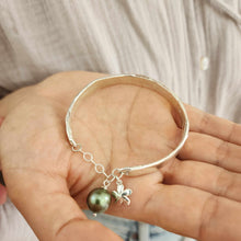 Load image into Gallery viewer, CONTACT US TO RECREATE THIS SOLD OUT STYLE Graded Civa Fiji Pearl & Frangipani Charm Bracelet - 925 Sterling Silver FJD$