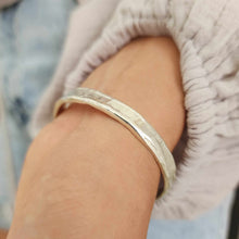 Load image into Gallery viewer, CONTACT US TO RECREATE THIS SOLD OUT STYLE Graded Civa Fiji Pearl & Frangipani Charm Bracelet - 925 Sterling Silver FJD$