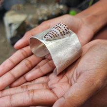 Load image into Gallery viewer, READY TO SHIP Bezel Set Shell Cuff - 925 Sterling Silver FJD$