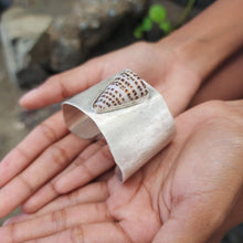 Load image into Gallery viewer, READY TO SHIP Bezel Set Shell Cuff - 925 Sterling Silver FJD$