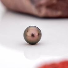 Load image into Gallery viewer, READY TO SHIP Unisex Graded Civa Fiji Pearl Stretch Bracelet - FJD$