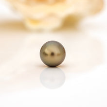 Load image into Gallery viewer, READY TO SHIP Unisex Graded Civa Fiji Pearl Stretch Bracelet - FJD$