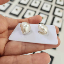 Load image into Gallery viewer, Civa Fiji Loose Saltwater Baroque Pearl Pair - FJD$