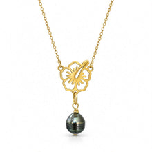 Load image into Gallery viewer, A gold necklace featuring a flower-shaped pendant with a Fijian pearl, shown against a plain white background.