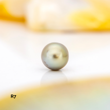 Load image into Gallery viewer, CONTACT US TO RECREATE THIS SOLD OUT STYLE Unisex Woven Civa Fiji Pearl Bracelet - FJD$