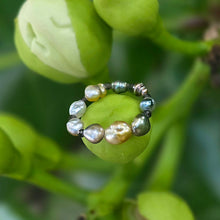 Load image into Gallery viewer, READY TO SHIP Keshi Pearl Stretch Ring with bead detail FJD$