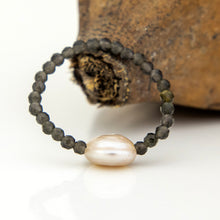 Load image into Gallery viewer, READY TO SHIP Keshi Pearl Stretch Ring with bead detail FJD$