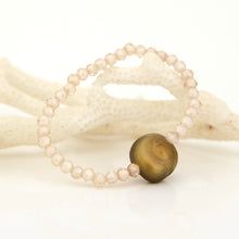Load image into Gallery viewer, READY TO SHIP Keshi Pearl Stretch Ring with bead detail FJD$