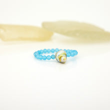 Load image into Gallery viewer, READY TO SHIP Keshi Pearl Stretch Ring with bead detail FJD$